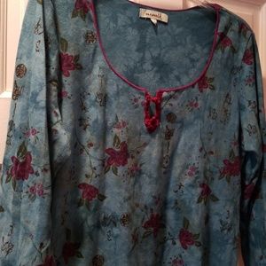 Blue blouse with velvet piping